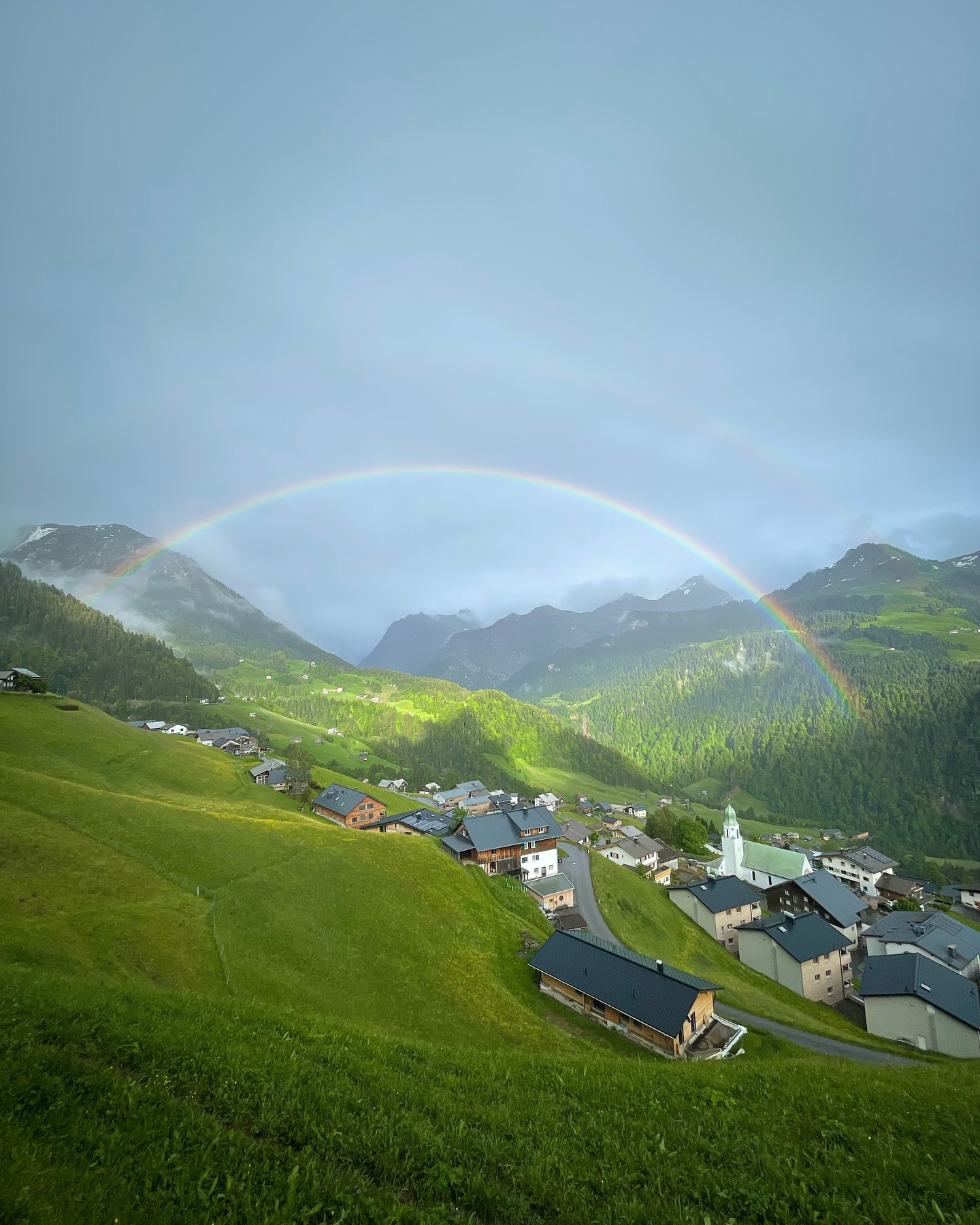 https://www.bielinski.de/media/pages/blog/2025/01/mein-2024/032daa8a7e-1769892650/regenbogen.jpg
