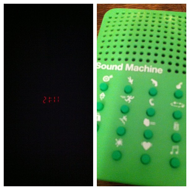 Schaue an die Decke nach der Uhrzeit und mache Ger&auml;usche. Und was habt ihr so geschenkt bekommen?