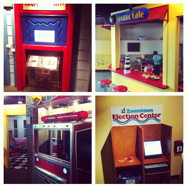 Zoomtown @Children's Museum. ATM, Diner, Feuerwehr und Wahlautomat.
