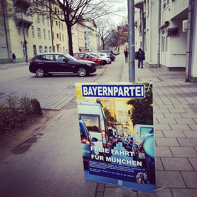 Und damit halb den Radweg vollstellen