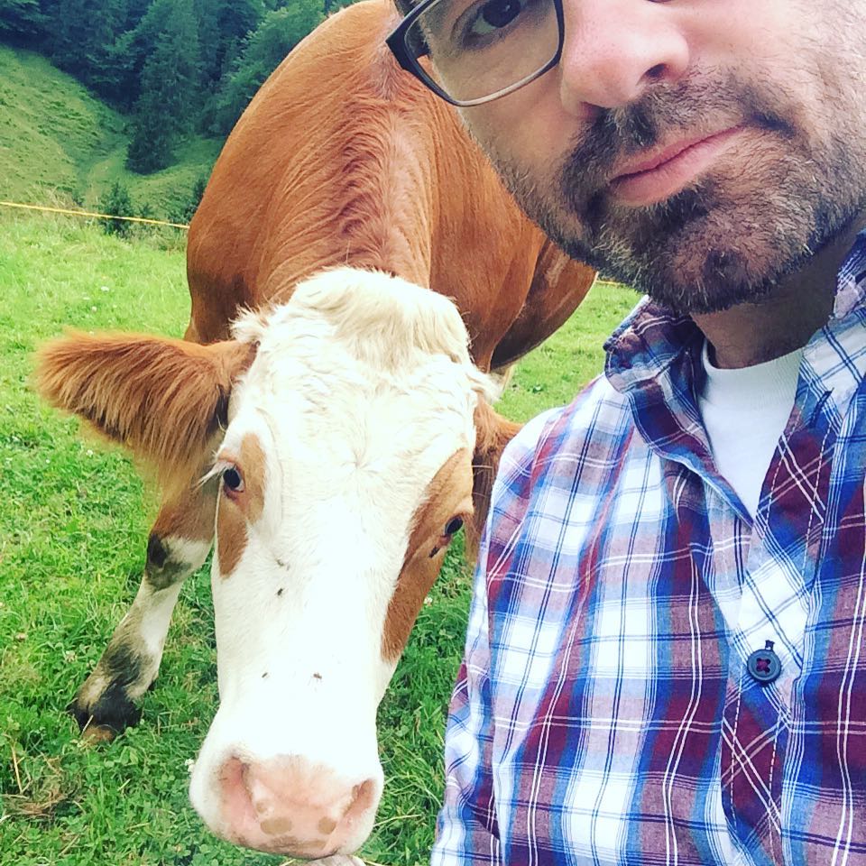 Vorne trauen sich @thledi  und @karummms, hinten schleckt mich ne Kuh an.