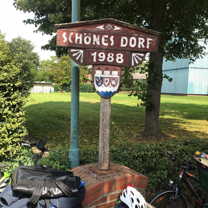 Tag 2: Es geht von Gl&uuml;ckstadt nach Brunsb&uuml;ttel.  Gleich von Gl&uuml;ckstadt aus hat man schon perfekten F