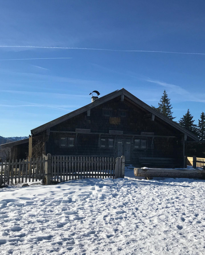 Von Tegernsee zur Kreuzbergalm und dann mach Schliersee.