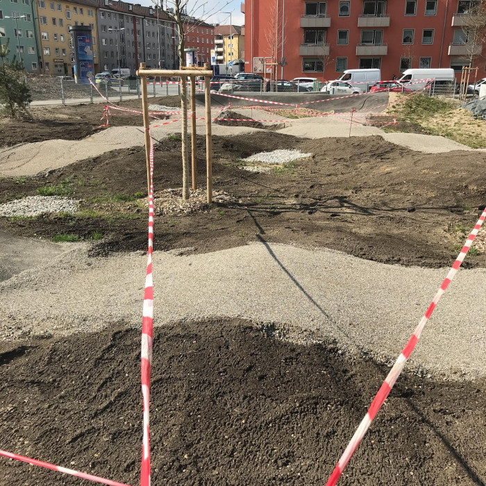 heute durch Ramersdorf/Giesing. Spielen verboten. Aber der neue alte B&uuml;rgermeis