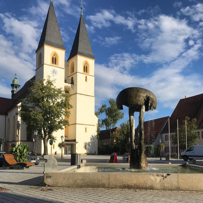 Soweit ich wei&szlig; gibt es noch keinen offiziellen Radweg von Hohenlohe nach M&uuml;nchen. Zeit wird's. Also