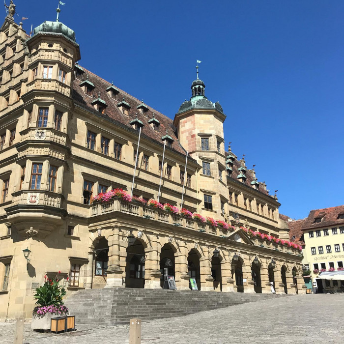 Soweit ich wei&szlig; gibt es noch keinen offiziellen Radweg von Hohenlohe nach M&uuml;nchen. Zeit wird's. Also