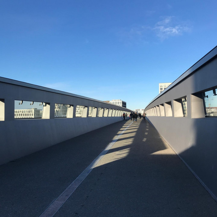 Radrunde zum Arnulfpark, von dort aus &Uuml;berquerung der Bahngleise &uuml;ber den neuen Arnulfsteg. Nettes D