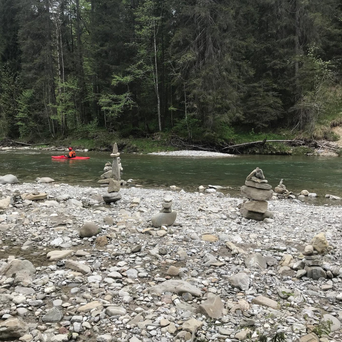 Es geht durch die Ammerschlucht &uuml;ber die Schleierf&auml;lle zur Soyerm&uuml;hle und auf der anderen Flussseite