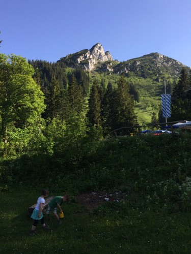 Der Buchstein, die Tegernsee Hütte und die Kinder (v.l.o.n.l.u.)