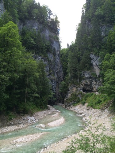 Da vorne beginnt die Schlacht um Partnachs Klamm.