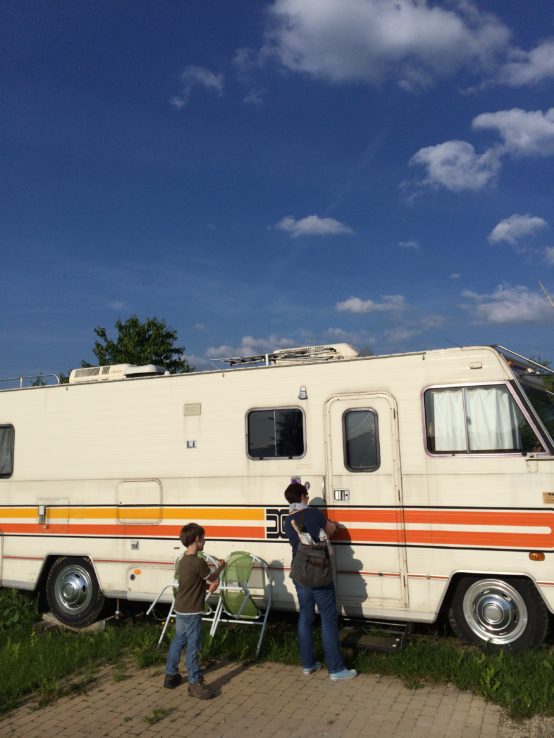 Eine von uns durfte im Wohnmobil von Walter White übernachten (hat bisschen gemüffelt)