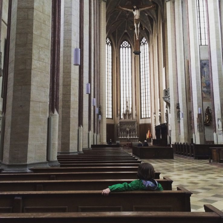 Zuerst Regenschauer in Landshut und Unterschlupf in der Martinskirche ...